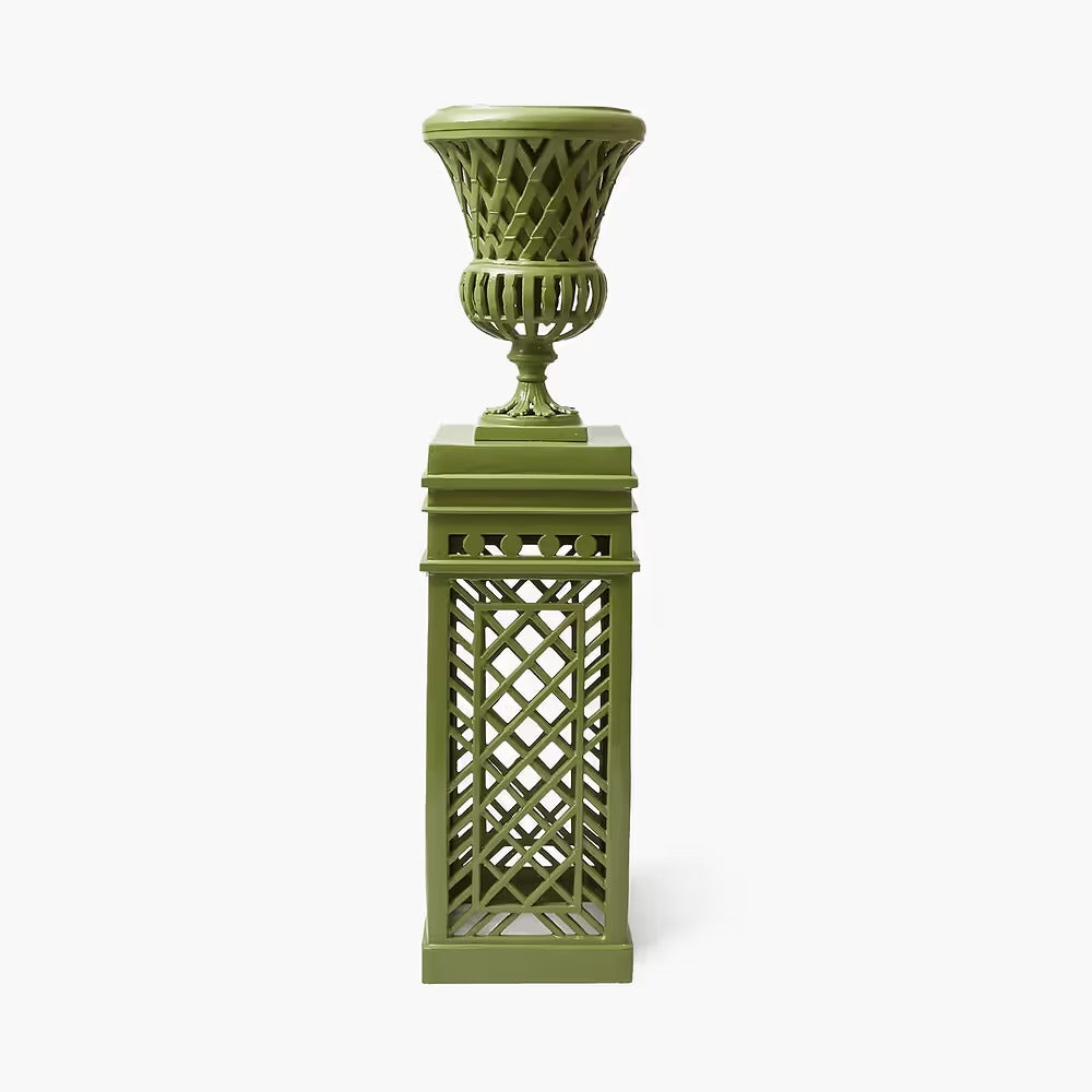 Lattice Garden Urn displayed on the matching Lattice Pedestal