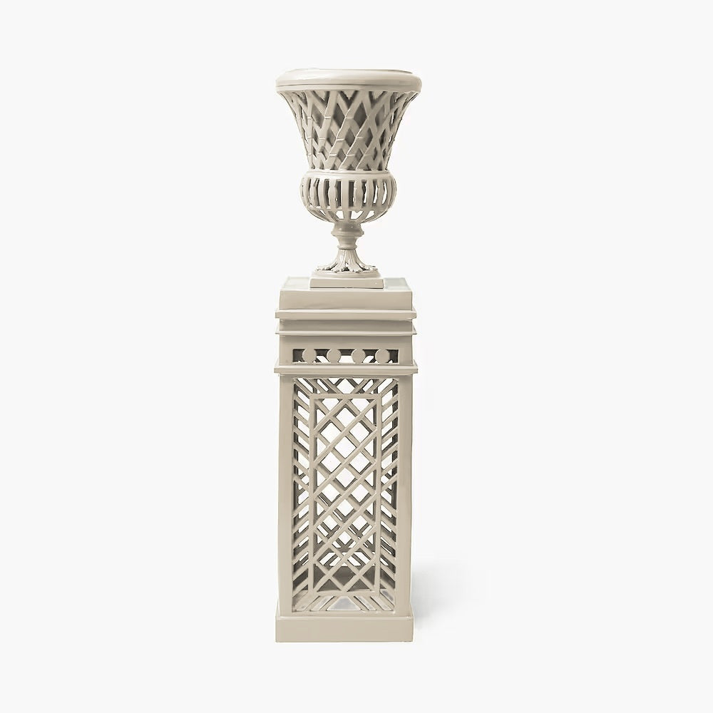 Lattice Garden Urn on pedestal – Putty