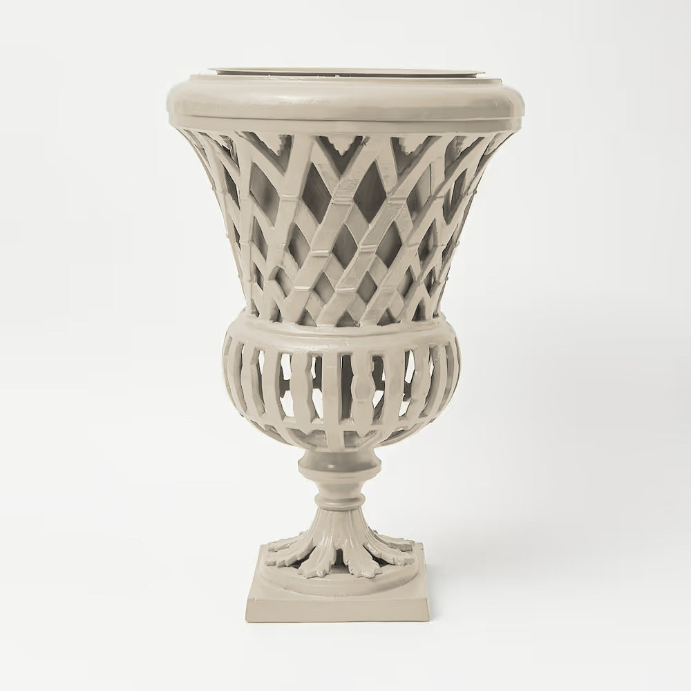 Lattice Garden Urn – Putty